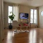 Amazing 1 Bedroom, 30sec From Arc De Triomphe *