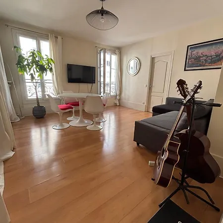Amazing 1 Bedroom, 30sec From Arc De Triomphe パリ