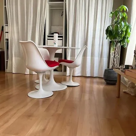 Amazing 1 Bedroom, 30sec From Arc De Triomphe *