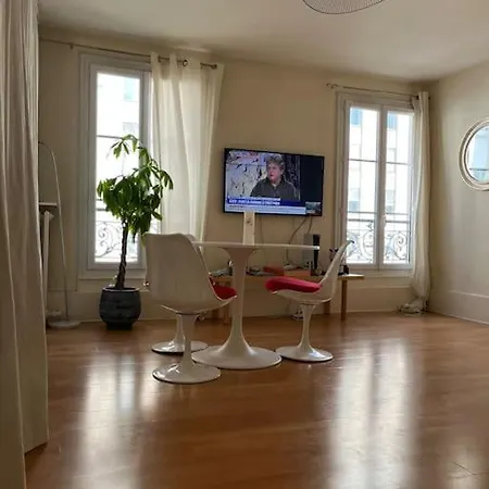 Amazing 1 Bedroom, 30sec From Arc De Triomphe *