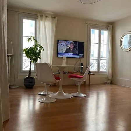 Amazing 1 Bedroom, 30sec From Arc De Triomphe شقة