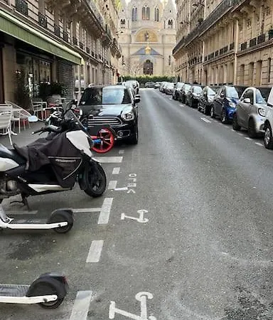 Апартаменты Amazing 1 Bedroom, 30sec From Arc De Triomphe