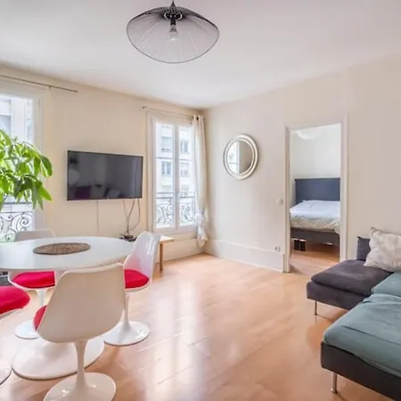 Amazing 1 Bedroom, 30sec From Arc De Triomphe *