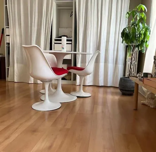 Amazing 1 Bedroom, 30sec From Arc De Triomphe *