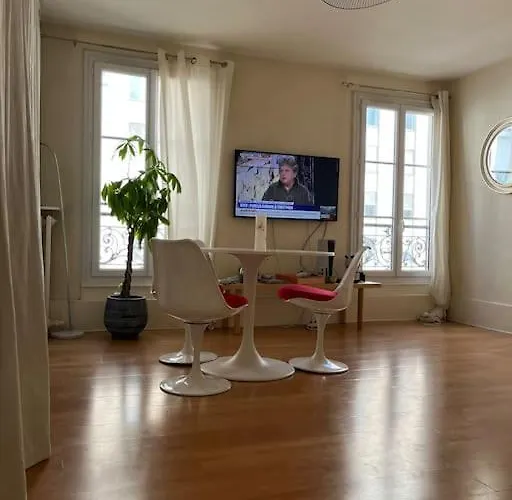 Amazing 1 Bedroom, 30sec From Arc De Triomphe *